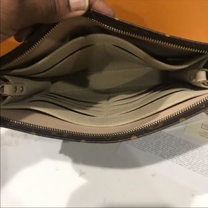 Toiletry 26 insert and chain